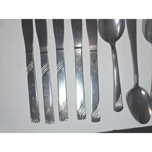 Mixed Lot of 14 Pieces of Stainless Steel Flatware Waves Wavy Pattern - Picture 4 of 6